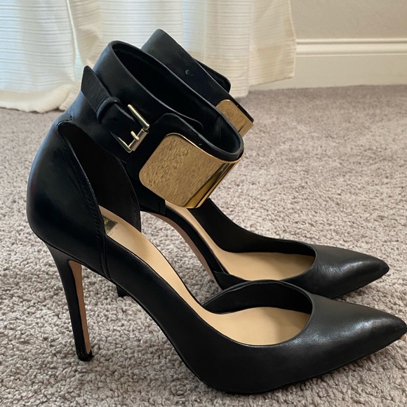 Marciano
Black Arlene Pumps - Picture 2 of 7